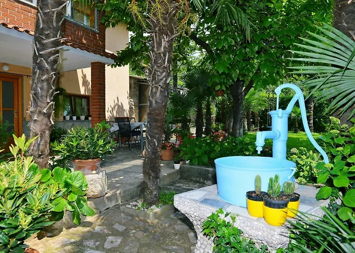 شقة Charming Getaway W Panoramic Sea Views And Rewarded Garden *