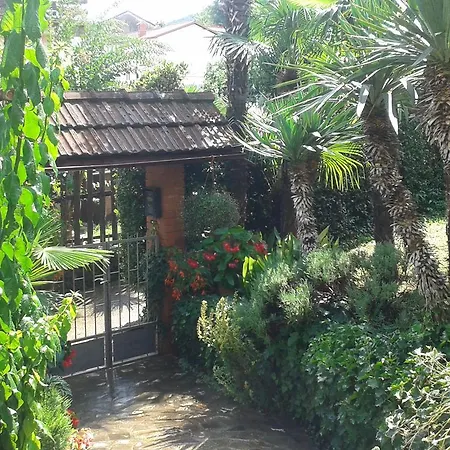 Charming Getaway W Panoramic Sea Views And Rewarded Garden Апартаменты