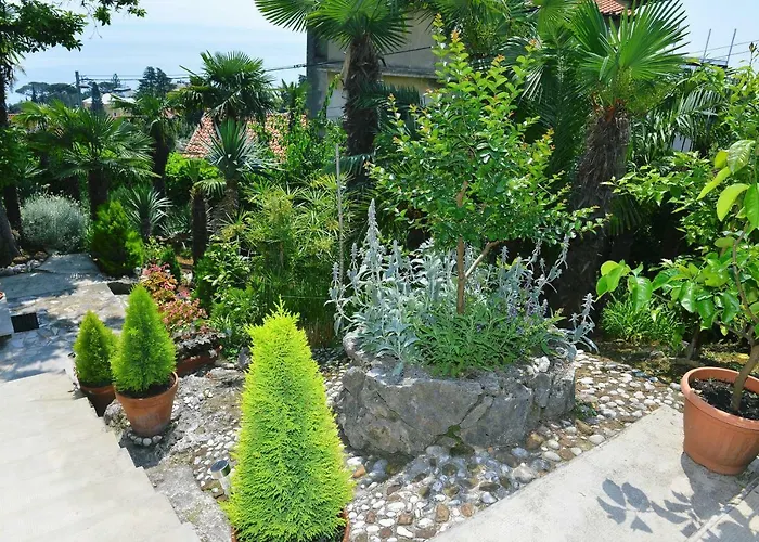 Charming Getaway W Panoramic Sea Views And Rewarded Garden *